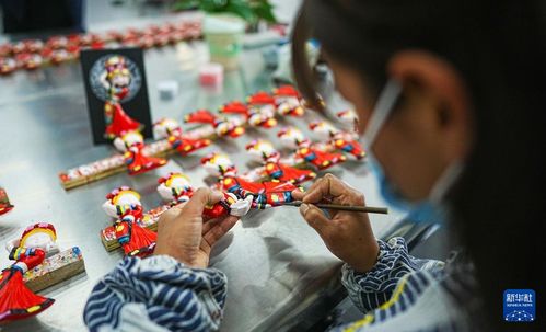 彩绘文创出深山 家禽变身艺术品